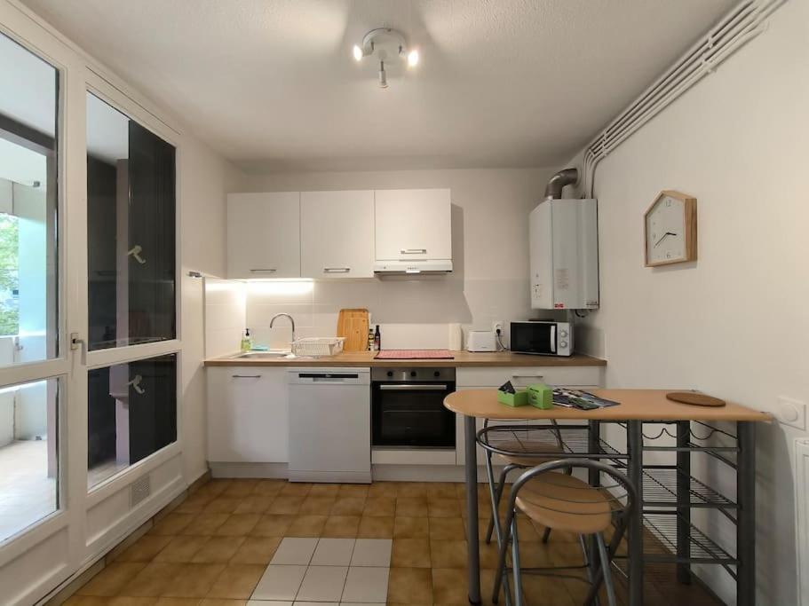 Spacieux-3 4 Pers-calme-pking-5mn Centre Pau